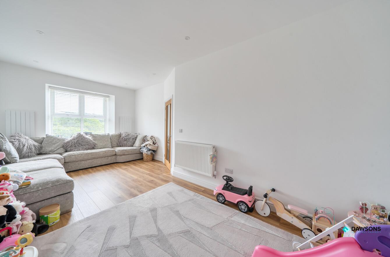 Trosserch Road, Llangennech, Llanelli, SA14 8AX